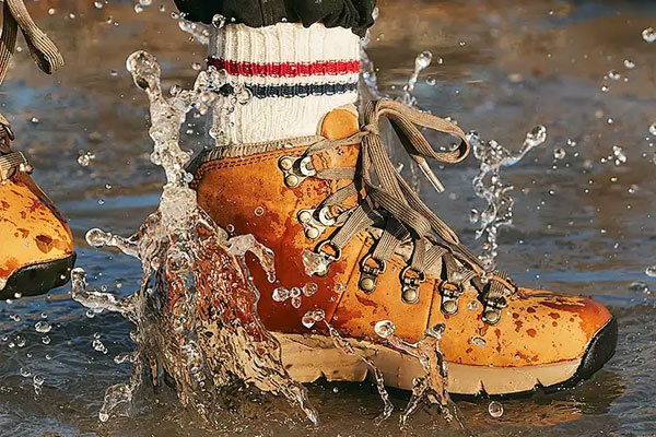 A diferença entre botas impermeáveis ​​e botas de chuva